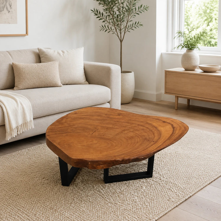 Holzstamm-Tisch aus massiver Akazien-Baumscheibe (114 x 87 x 43 cm, 8 cm starke Platte) in Wassertropfen-Form mit echter Baumkante und sichtbaren Jahresringen, organischer Naturholz-Couchtisch für Wohnzimmer, Loft, Wintergarten oder Empfang in der Schweiz