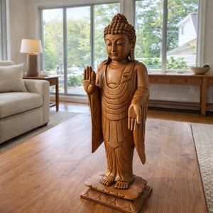 Stehende Buddha Holzfigur 40 cm aus massiver Akazie, handgeschnitzte naturbelassene Buddha Statue als ruhiger Blickfang für Wohnzimmer, Meditationsecke oder Hausaltar