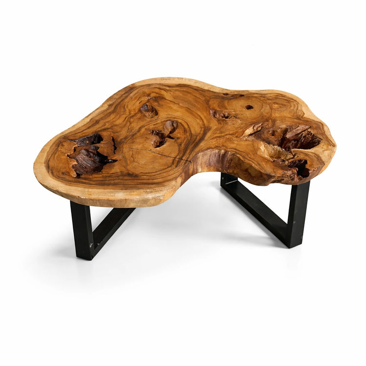 Couchtisch aus Akazien-Baumscheibe (96 × 93 × 43 cm, 8 cm starke Platte) mit organischer Nierenform, Live Edge und offenen Astlöchern, massives Naturholz-Unikat für skandinavische, asiatische oder moderne Wohnzimmer in der Schweiz