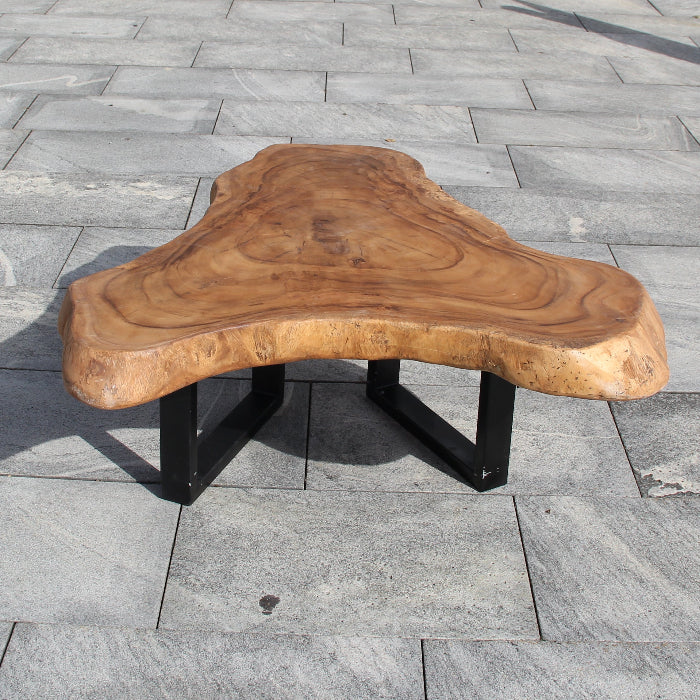 Couchtisch Holz Akazie – Baumscheibe 96×93 cm, Baumkante, Unikat 
