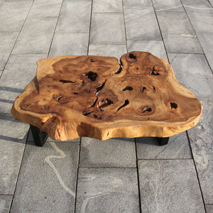 Couchtisch mit Baumkante aus Massivholz | Handgemacht bei Buddha Deko