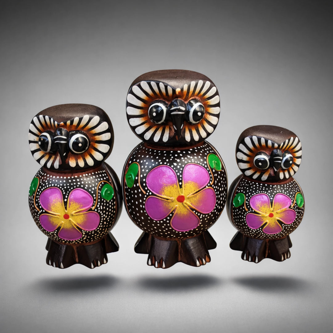 Eulen Deko Set Holz mit drei handgeschnitzten Eulenfiguren (10, 12 und 15 cm) aus massivem Holz, natürliche Tisch- und Wohnzimmerdeko für Sideboard, Regal oder Fensterbank.