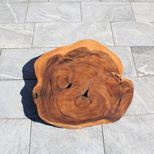 Baumstammtisch rund | Einzigartige Wohnzimmermöbel | Akazie 94x92cm