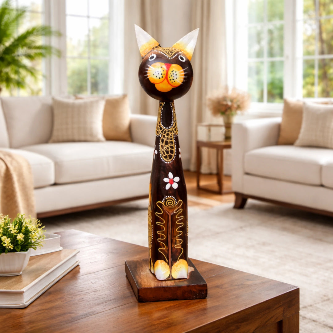 Katze Skulptur Holz 40 cm – handgeschnitzte Katze Deko aus massivem Holz, asiatisch inspirierte Katze Holzfigur als Tischdeko für Wohnzimmer, Büro oder Empfang, Unikat im Holz Deko Shop Schweiz.