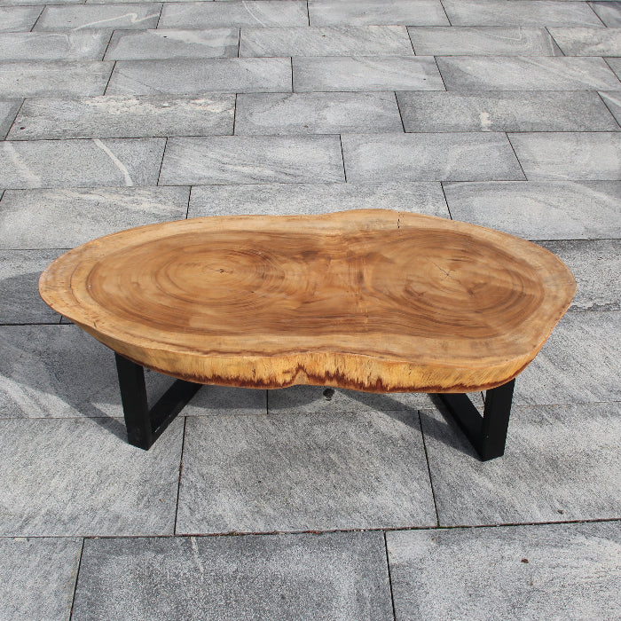 Ovaler Couchtisch aus Tropenholz – Dunkel, 130x65 cm, Naturdesign