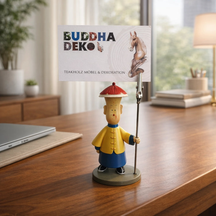 Originelle Büro Deko für den Schreibtisch: farbige Figur mit Metall-Kartenhalter für Notizen, Visitenkarten oder Tagesmotto – ideale Schreibtisch Deko und Geschenk fürs Büro oder Homeoffice.