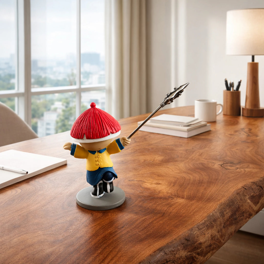 Originelle Büro Deko für den Schreibtisch: farbige Figur mit Metall-Kartenhalter für Notizen, Visitenkarten oder Tagesmotto – ideale Schreibtisch Deko und Geschenk fürs Büro oder Homeoffice.