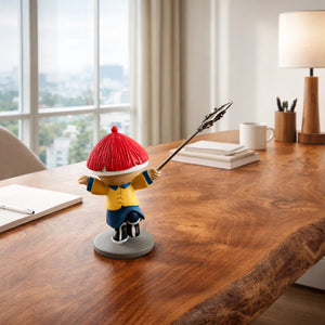 Originelle Büro Deko für den Schreibtisch: farbige Figur mit Metall-Kartenhalter für Notizen, Visitenkarten oder Tagesmotto – ideale Schreibtisch Deko und Geschenk fürs Büro oder Homeoffice.
