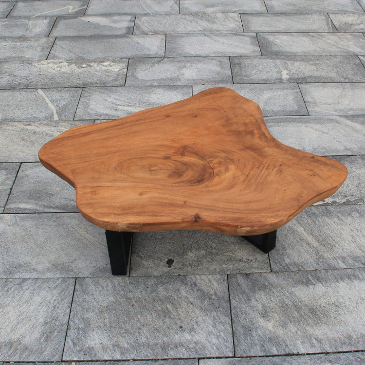 Unregelmäßige Baumkante, Couchtisch hell Holz, Groß Salontisch Vollholz