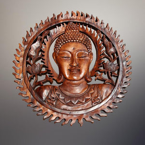 Rundes Buddha Wandrelief Holz 40cm – handgeschnitzter Buddha Kopf aus massivem Akazienholz als asiatische Wanddeko für Wohnzimmer, Flur, Meditationsraum oder Praxis, erhältlich im Buddha Deko Shop Schweiz.