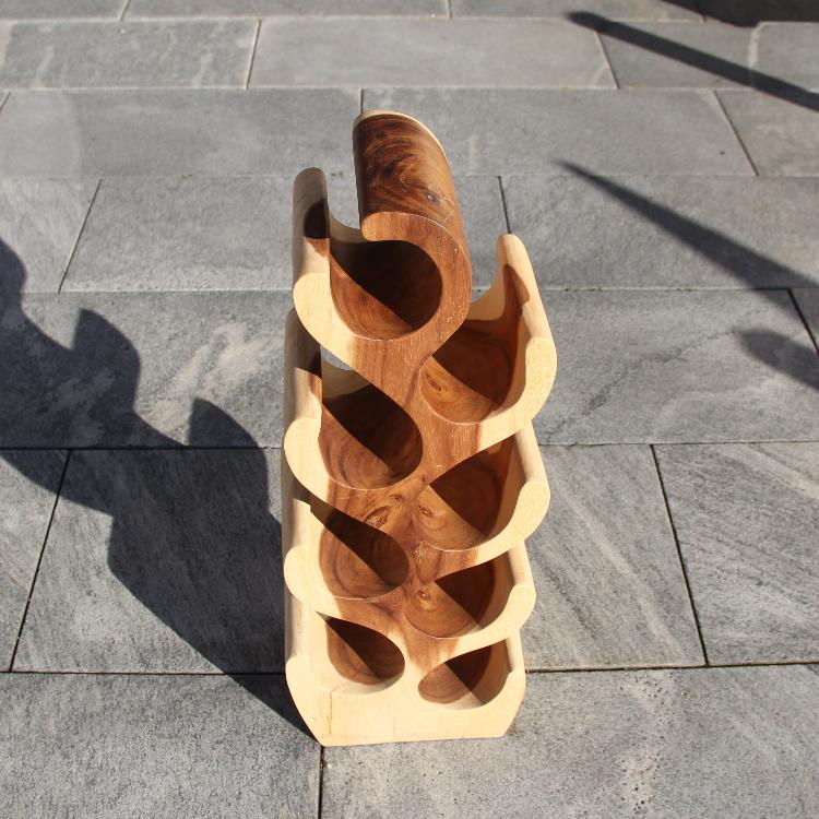 Weinständer aus massivem Akazienholz im Kaktus-Design (70 cm hoch, für 8 Flaschen), naturbelassenes Massivholz-Unikat als Weinregal für Wohnzimmer, Esszimmer oder Hausbar in der Schweiz