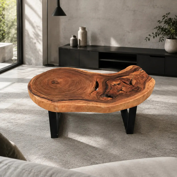 Ovaler Baumstamm-Couchtisch aus Akazie-Baumscheibe (Suarholz, 110 x 75 x 43 cm, 8 cm starke Platte) mit Naturkante, Massivholz-Unikat für Wohnzimmer, Lounge oder Wintergarten in der Schweiz