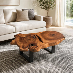 Ovaler Baumscheiben-Couchtisch aus massiver Akazien-Baumscheibe (120 x 73 x 43 cm, 8 cm starke Platte) mit Naturkante, rustikal-asiatisches Massivholz-Unikat als Wohnzimmertisch für Sofalandschaft, Lounge oder Chalet in der Schweiz