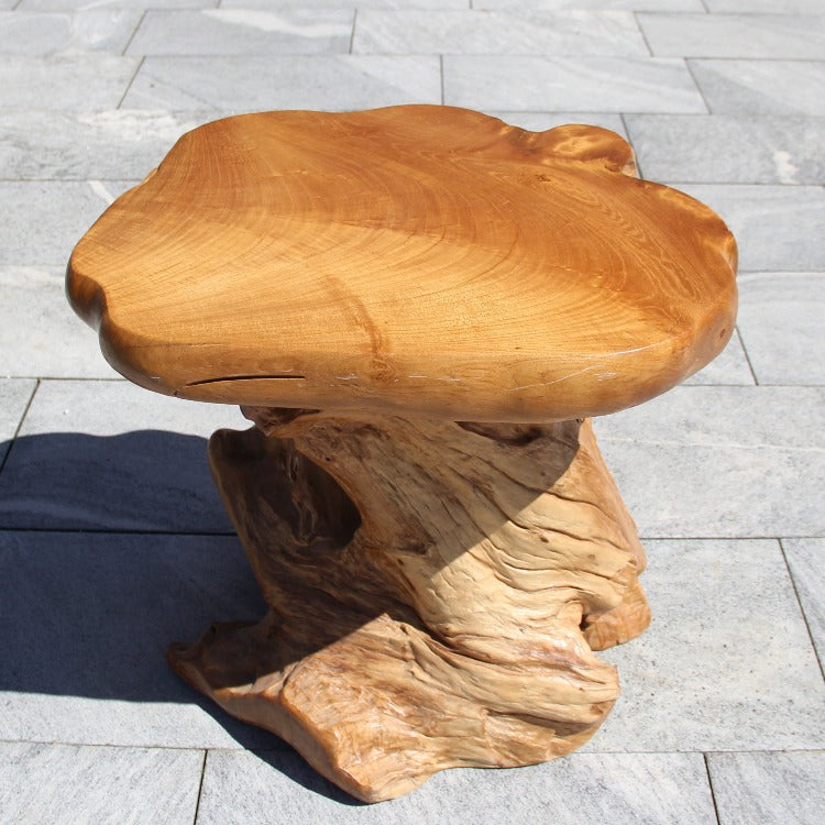 Runder Wurzelholztisch aus naturbelassenem Teakholz (70 x 56 x 65 cm, 6 cm starke Platte) mit organischer Wurzelbasis, kleiner Tisch für 2 Personen für Balkon, Garten, Wintergarten oder Wohnzimmer in der Schweiz
