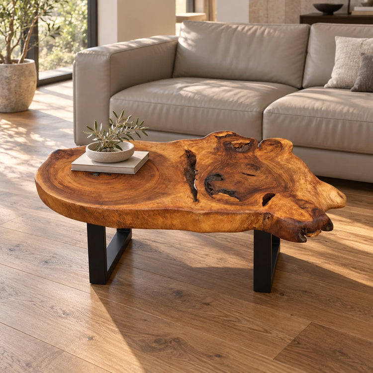 Ovaler Baumscheiben-Couchtisch aus massiver Akazien-Baumscheibe (120 x 73 x 43 cm, 8 cm starke Platte) mit Naturkante, rustikal-asiatisches Massivholz-Unikat als Wohnzimmertisch für Sofalandschaft, Lounge oder Chalet in der Schweiz